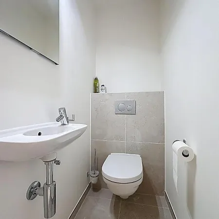 Flat Sky Harbour 104 - * Οστένδη